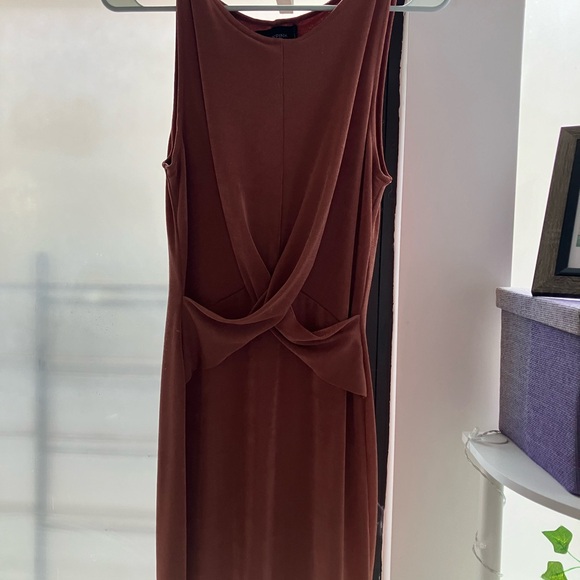 MINKPINK Elegant Rust Sleeveless Dress - Picture 3 of 6